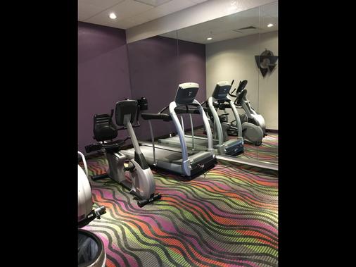 Days Inn Suites By Wyndham Bonita Springs North Naples Ab