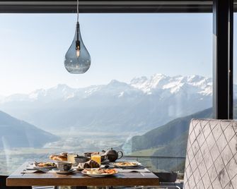 Das Gerstl Alpine Retreat - Mals - Restaurante