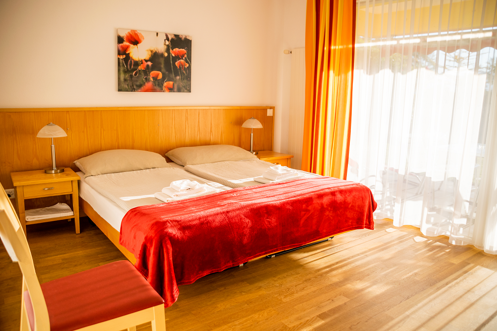 Parkhotel Emmaus - Casa del Sole - אזקונה - חדר שינה