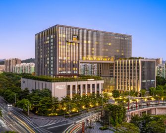 New World Guangzhou Hotel - Quảng Châu - Toà nhà