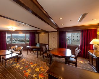 Hotel Mystays Hiroshima Peace Park - Hiroshima - Stue