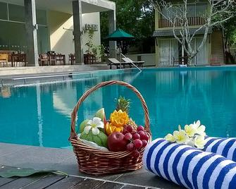 The South Lake - Ahangama - Koggala - Pool