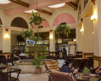 Hotel Plaza - Havana - Lobby