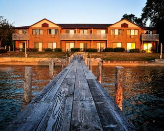 Lakeside Inn - Clear Lake - Будівля