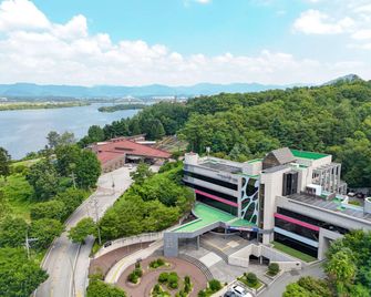 Kt&g Sangsangmadang Chuncheon Stay - Chuncheon - Outdoor view