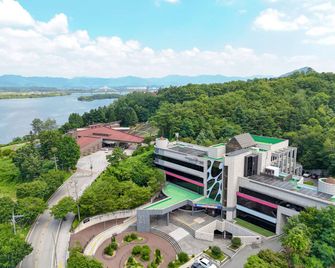 Kt&g Sangsangmadang Chuncheon Stay - Chuncheon - Outdoor view
