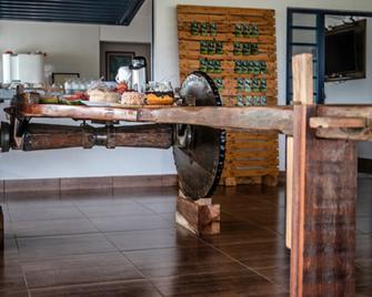 Pousada Vale da Roça - Capitólio - Cocina