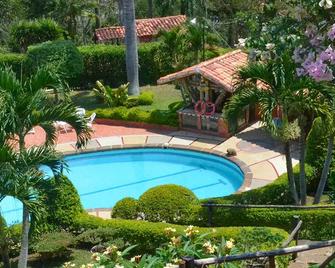 Hotel Campestre Casona del Camino Real - 聖吉爾 - 游泳池