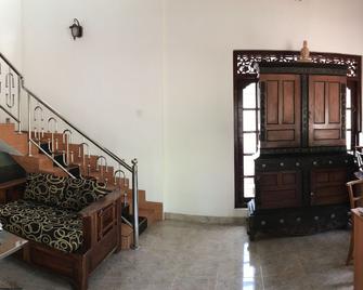 The Saffron Airport Hotel - Gampaha - Lobby