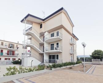 Longomare Residence Vacanze - Corigliano Calabro - Budynek