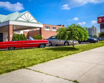Clarion Hotel Marina & Conference Center - Dunkirk - Building