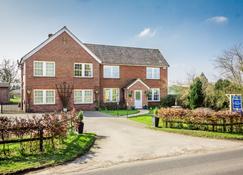 Avalon Lodge Bed and Breakfast - Devizes - Edifício