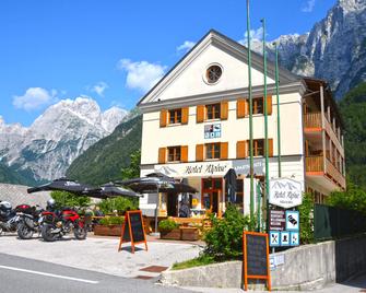 Hotel Alpine - Log pod Mangartom - Edifício