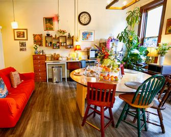Interfaith Retreats - New York - Dining room