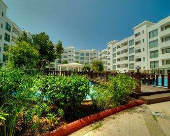 Jasmine Court Hotel & Casino - Kyrenia - Building