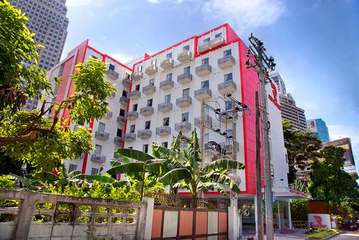 Red Planet Bangkok Asoke - Bangkok - Building