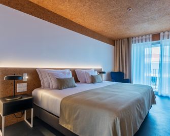 Canadiano Urban Nature Hotel - Ponta Delgada - Yatak Odası