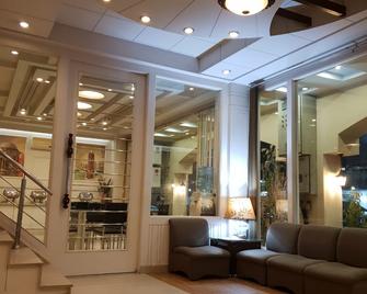 Hotel Grand - Faisalābād - Lobby