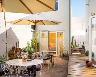 Casasur Charming Hotel - Santiago - Pátio