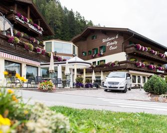 Romantic & Family Hotel Gardenia - Selva di Val Gardena - Edificio