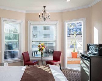 Glenmore Plaza Hotel - Avalon - Chambre