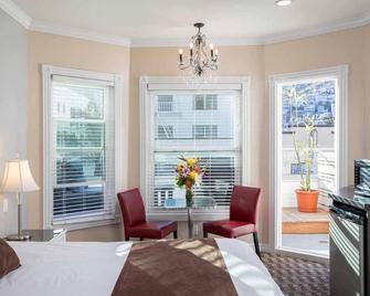 جلينمور بلازا هوتل - افالون (كاليفورنيا) - غرفة نوم