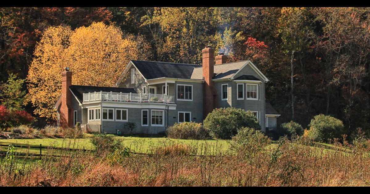 The Inn at Sugar Hollow Farm 115 (̶2̶1̶0̶). Crozet Hotel Deals