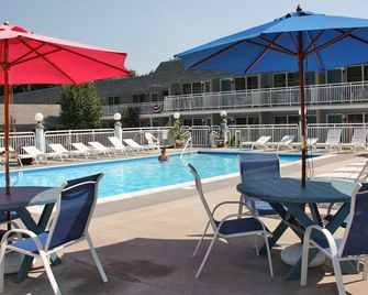 Cape Harbor Motor Inn - Cape May - Pool