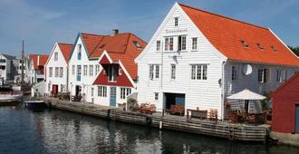 Norneshuset Overnatting - Skudeneshavn - Building