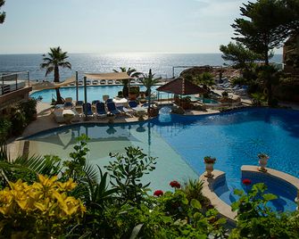 هوتل إيدين روك - سانت فيليو دي غيكسولس - حوض السباحة