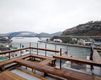 Hul Hul Guesthouse Hostel - Tongyeong - Azotea