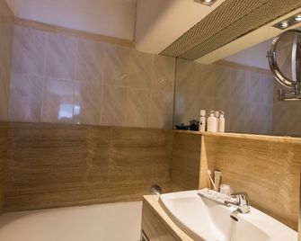 Hôtel Le Lys - Cauterets - Badkamer