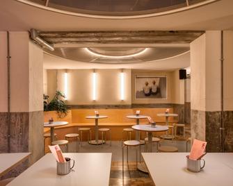 MoMo's Kuala Lumpur - Kuala Lumpur - Comedor