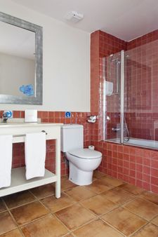 Hotel Portaventura - Theme Park Tickets Included - Khu nghỉ mát Salou - Phòng tắm