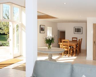 Mount Farm Bed & Breakfast - Holt - Living room