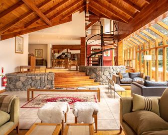 El Muelle by DOT Boutique - Villa La Angostura - Reception