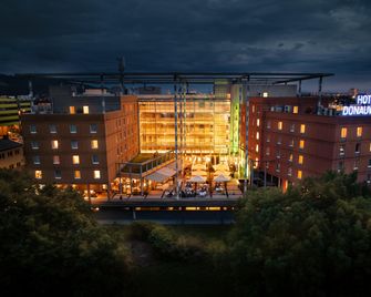 Trans World Hotel Donauwelle - Linz - Bygning