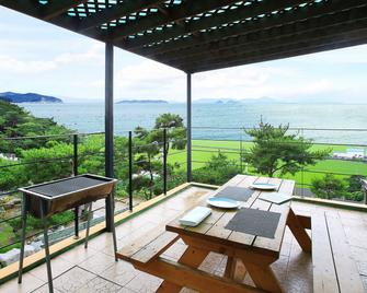 Seokmodo Haevichi Pension - Ganghwa-gun - Balcony