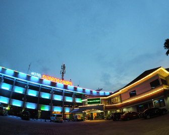 Hotel Swarna Dwipa - Palembang - Building