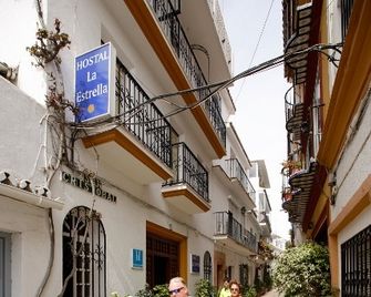 Hostal La Estrella - Marbella - Edificio