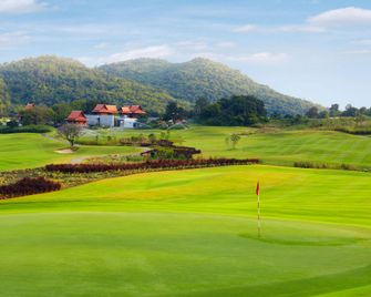 Banyan The Resort Hua Hin - הוא הין - מגרש גולף