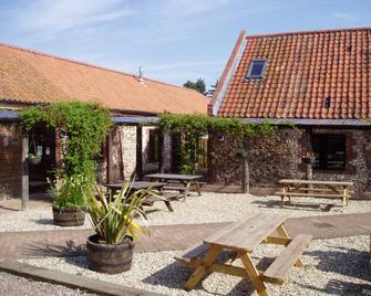 Deepdale Camping & Rooms - Wells-next-the-Sea - Patio