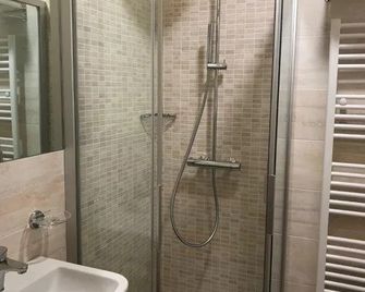 Hotel Piccolo Mondo - Bormio - Bathroom