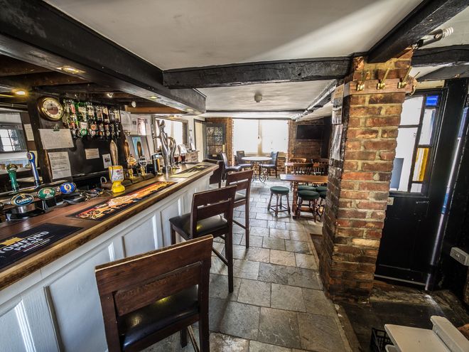 ロングズ イン - ミルトン・ケインズ - バー