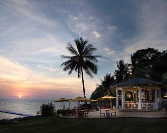 راوي وارين ريزورت آند سبا - كو لانتا - مطعم