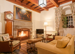 Barcaldine Castle - Oban - Living room
