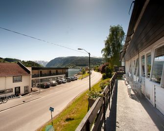 Strand Fjordmotel - Ulvik - Balkón