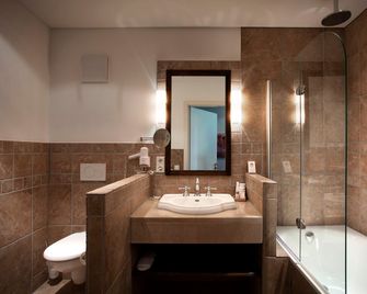 Gerber Park Hotel - Uhingen - Badkamer