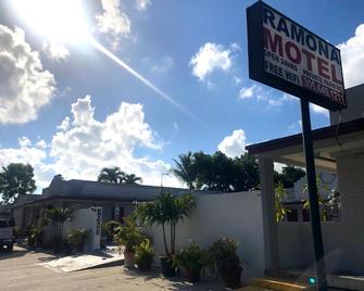 Ramona Motel - Miami - Building