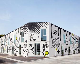 Mayumi - Culver City - Будівля